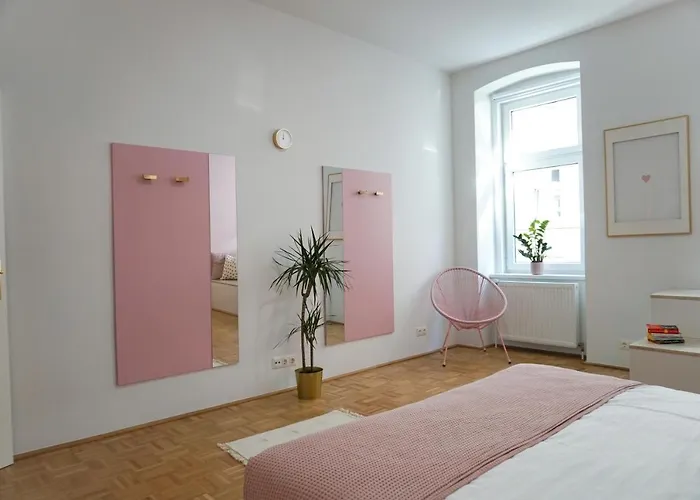 Vibrant Design - Full Kitchen - Wi-fi - 18 Mins To Centre