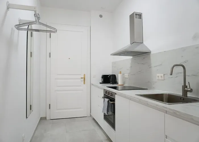 Διαμέρισμα Vibrant Design - Full Kitchen - Wi-fi - 18 Mins To Centre Βιέννη