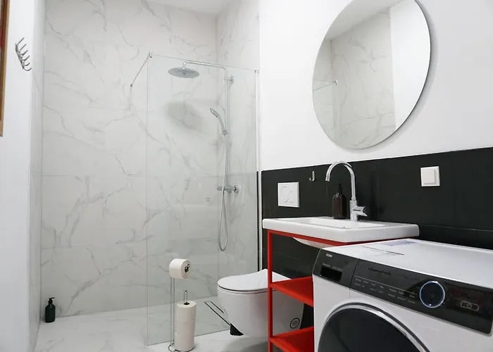 Vibrant Design - Full Kitchen - Wi-fi - 18 Mins To Centre *